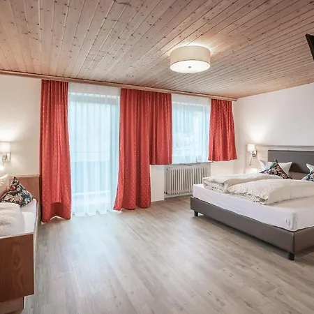 Pension St.Lukas Pfunds Buitenkant foto