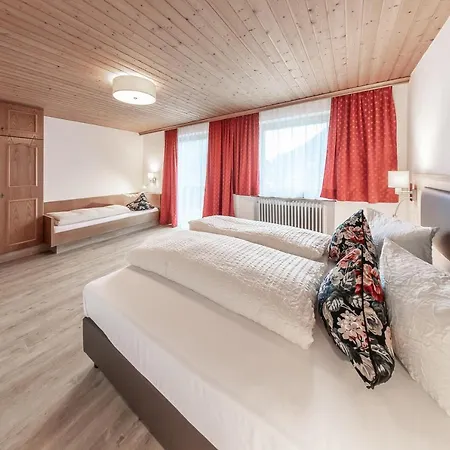 Pension St.Lukas Pfunds Buitenkant foto